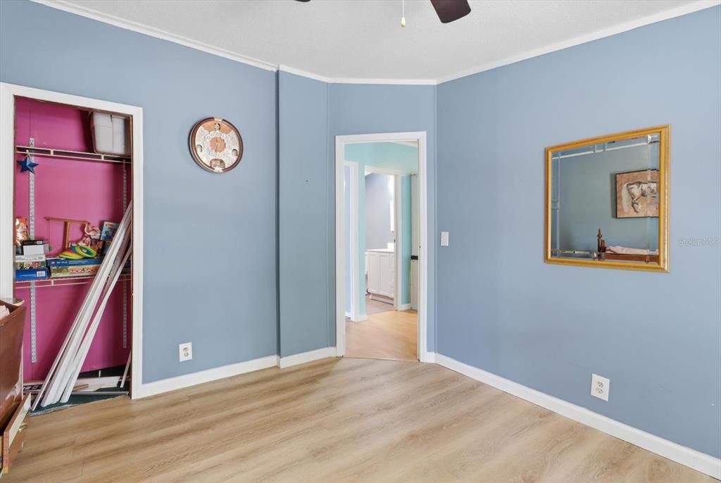 For Sale: $225,000 (3 beds, 2 baths, 1142 Square Feet)
