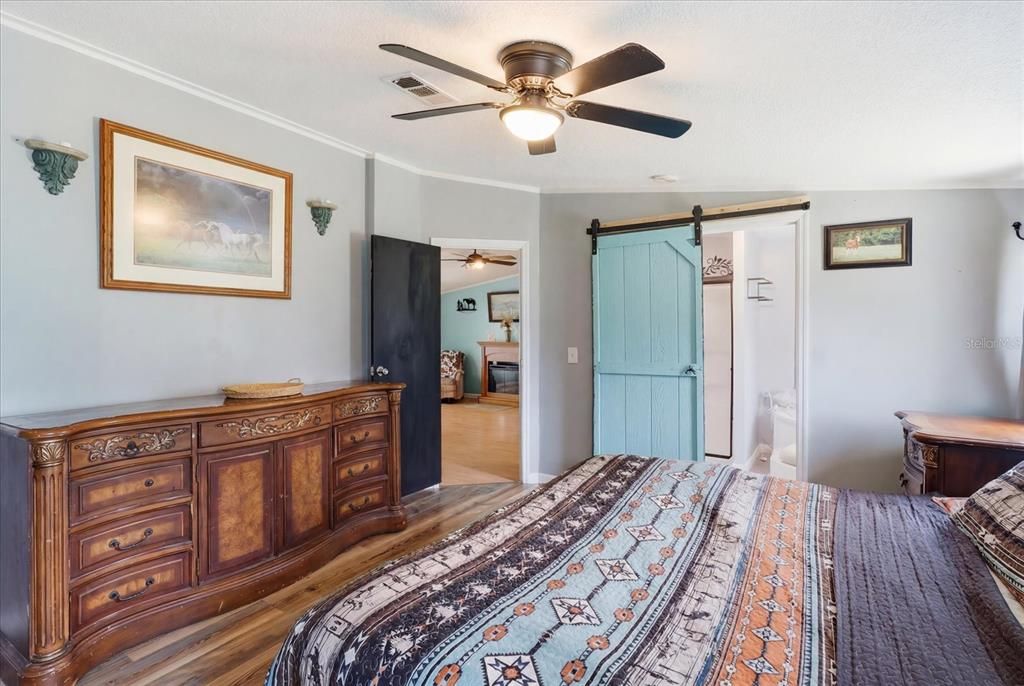 For Sale: $225,000 (3 beds, 2 baths, 1142 Square Feet)