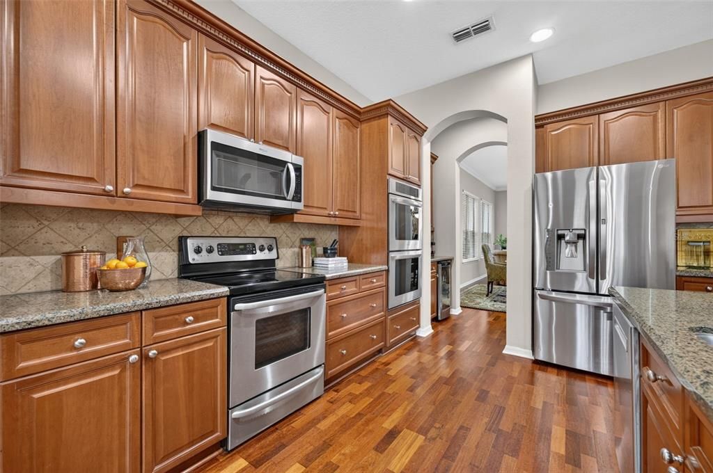 En Venta: $624,000 (4 camas, 2 baños, 2776 Pies cuadrados)