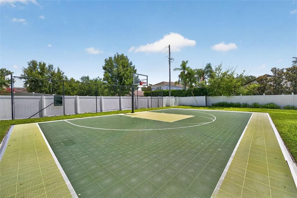 En Venta: $624,000 (4 camas, 2 baños, 2776 Pies cuadrados)