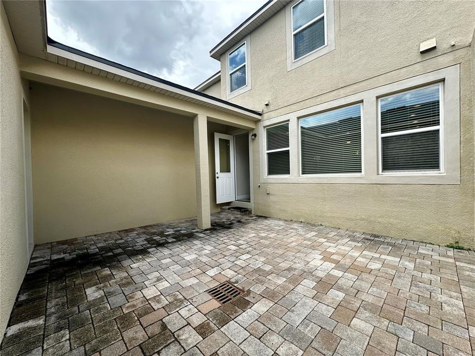 For Rent: $2,895 (3 beds, 2 baths, 1796 Square Feet)