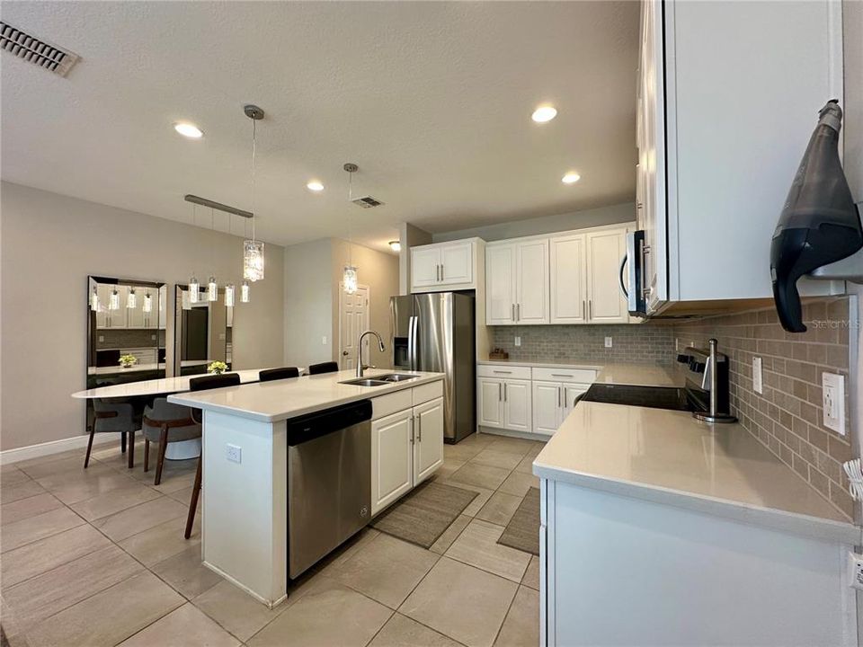 For Rent: $2,895 (3 beds, 2 baths, 1796 Square Feet)
