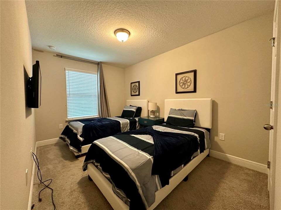 For Rent: $2,895 (3 beds, 2 baths, 1796 Square Feet)