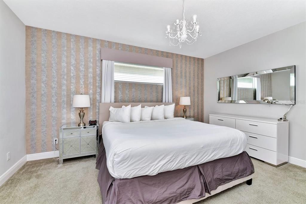 For Sale: $729,900 (5 beds, 5 baths, 2945 Square Feet)