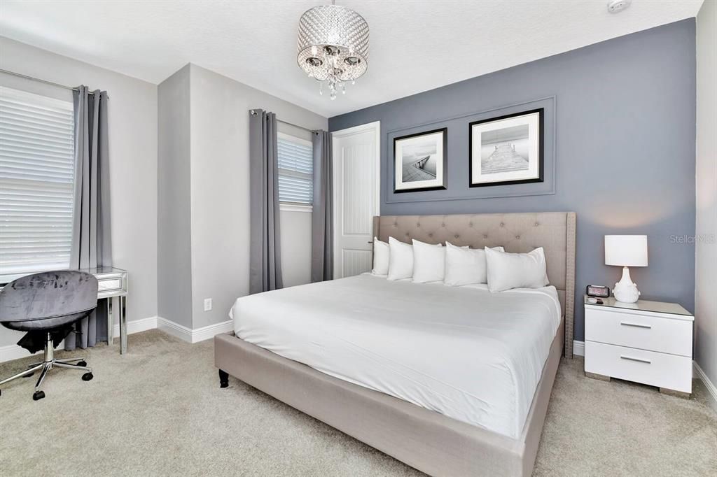 For Sale: $729,900 (5 beds, 5 baths, 2945 Square Feet)