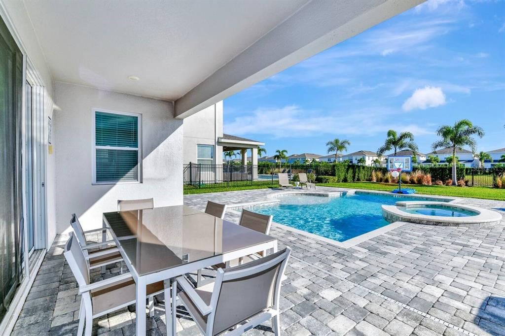 For Sale: $729,900 (5 beds, 5 baths, 2945 Square Feet)