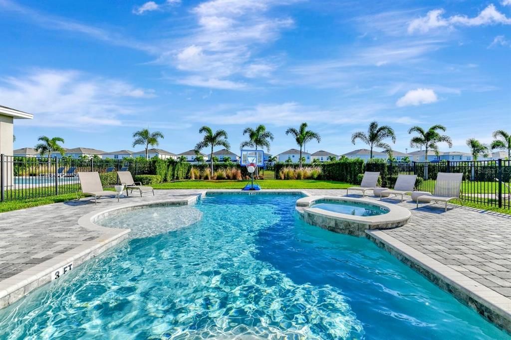 For Sale: $729,900 (5 beds, 5 baths, 2945 Square Feet)