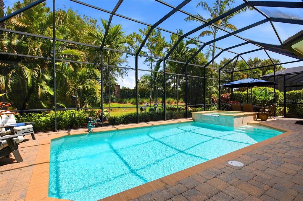 En Venta: $1,595,000 (3 camas, 2 baños, 2585 Pies cuadrados)