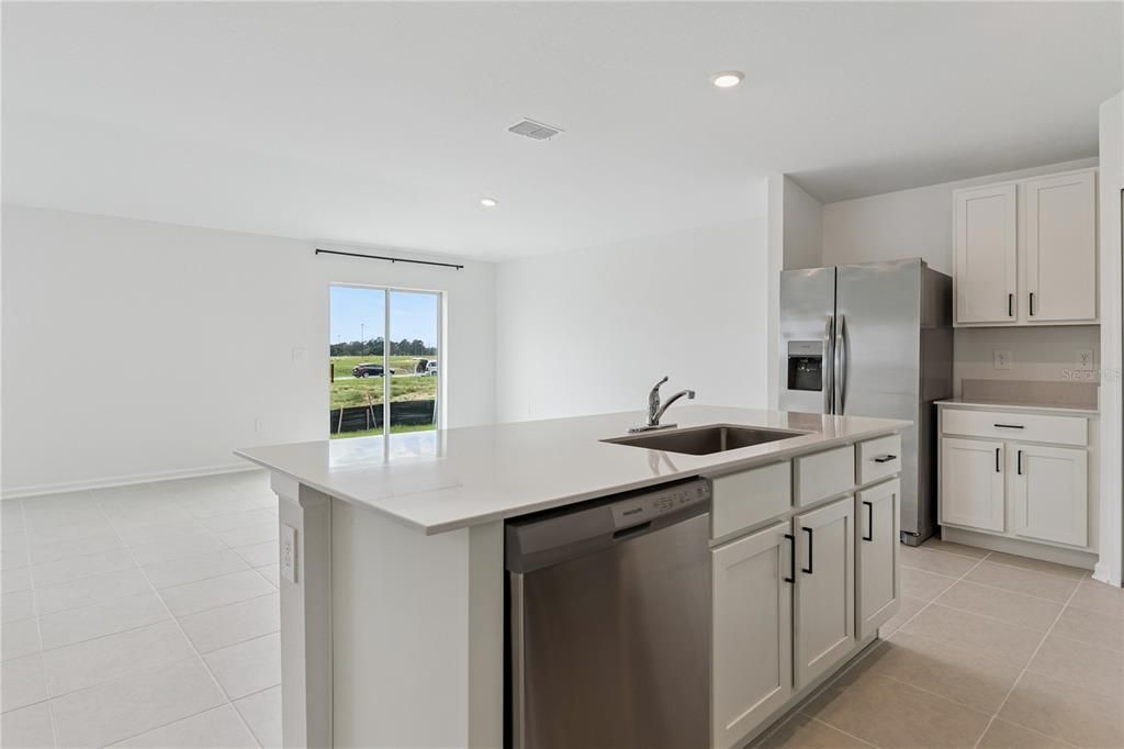 For Rent: $2,250 (4 beds, 3 baths, 2186 Square Feet)