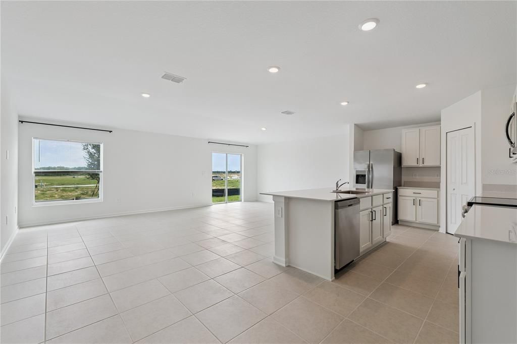 For Rent: $2,250 (4 beds, 3 baths, 2186 Square Feet)