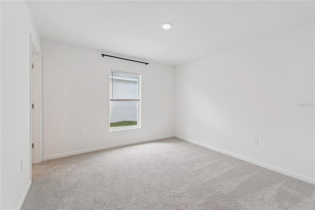 For Rent: $2,250 (4 beds, 3 baths, 2186 Square Feet)