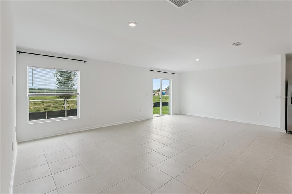 For Rent: $2,250 (4 beds, 3 baths, 2186 Square Feet)