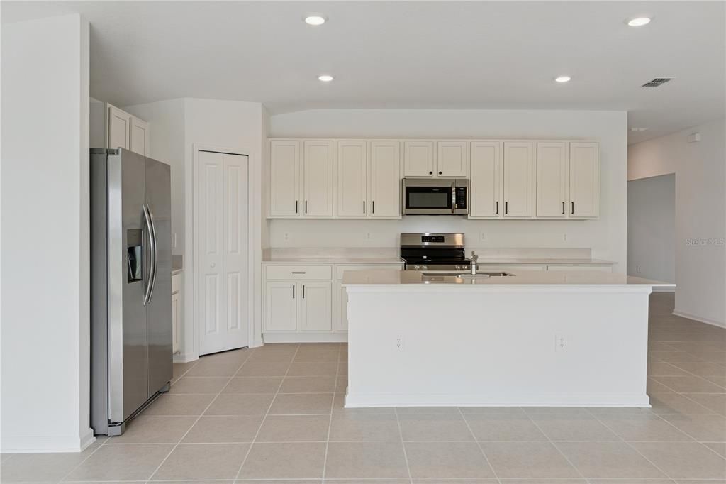 For Rent: $2,250 (4 beds, 3 baths, 2186 Square Feet)