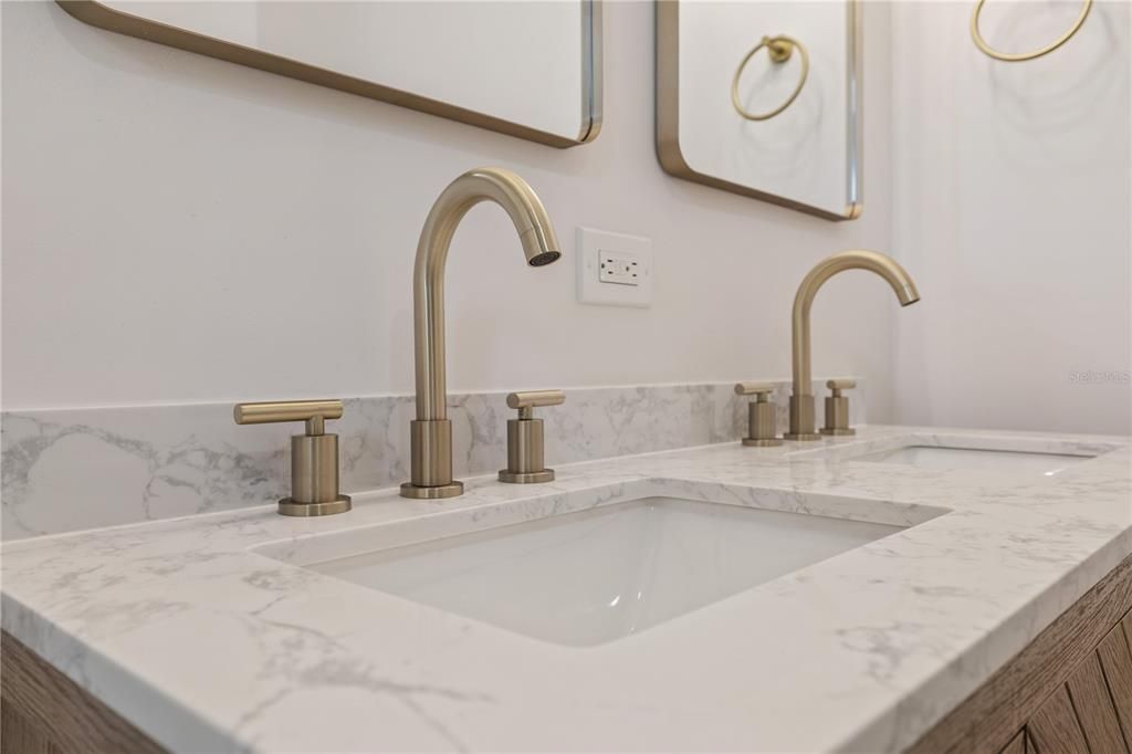 For Sale: $499,000 (4 beds, 2 baths, 2155 Square Feet)