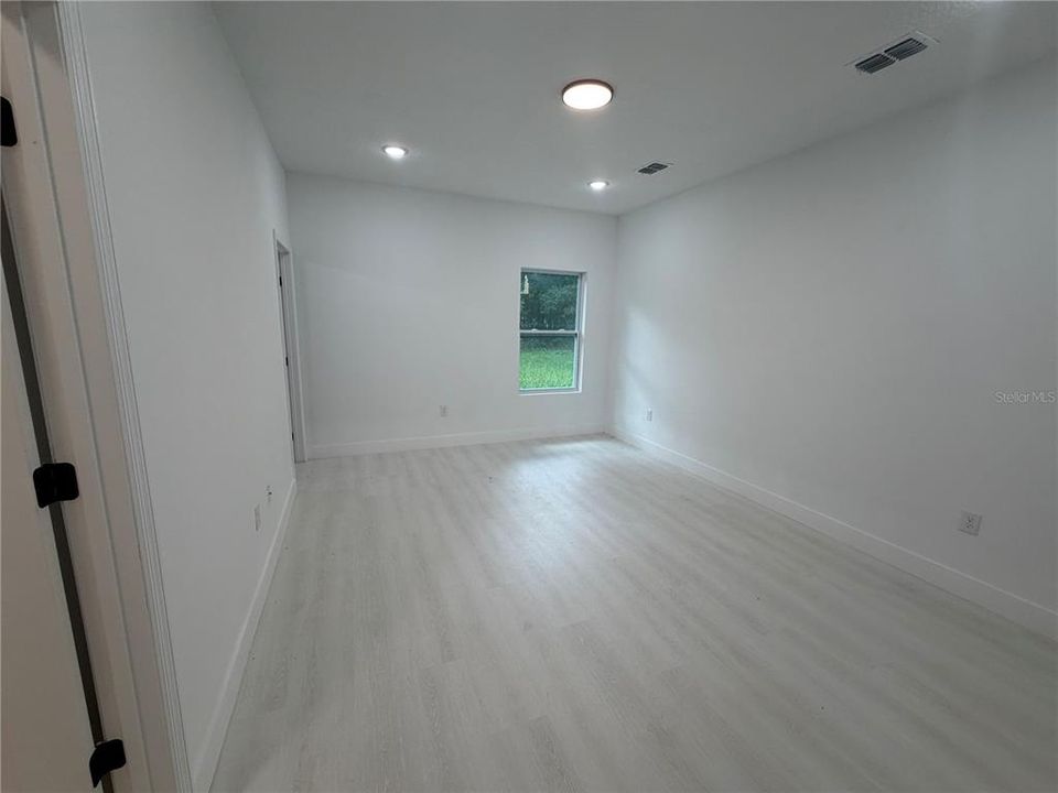 В аренду: $2,200 (4 спален, 2 ванн, 1630 Квадратных фут)
