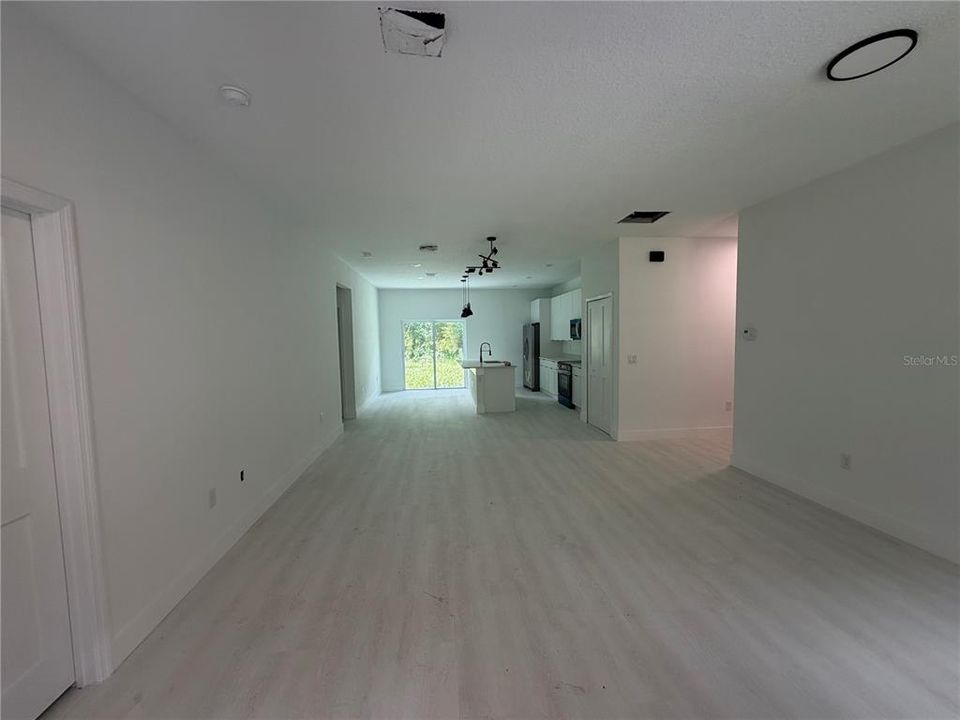 В аренду: $2,200 (4 спален, 2 ванн, 1630 Квадратных фут)