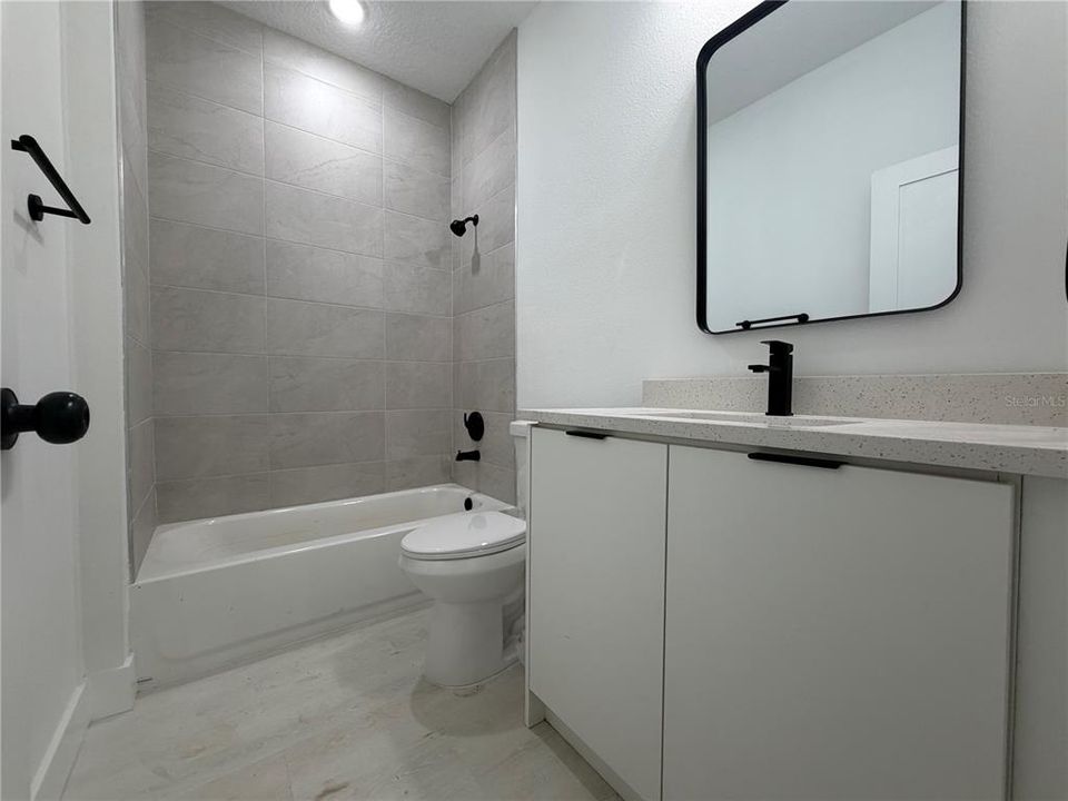 В аренду: $2,200 (4 спален, 2 ванн, 1630 Квадратных фут)