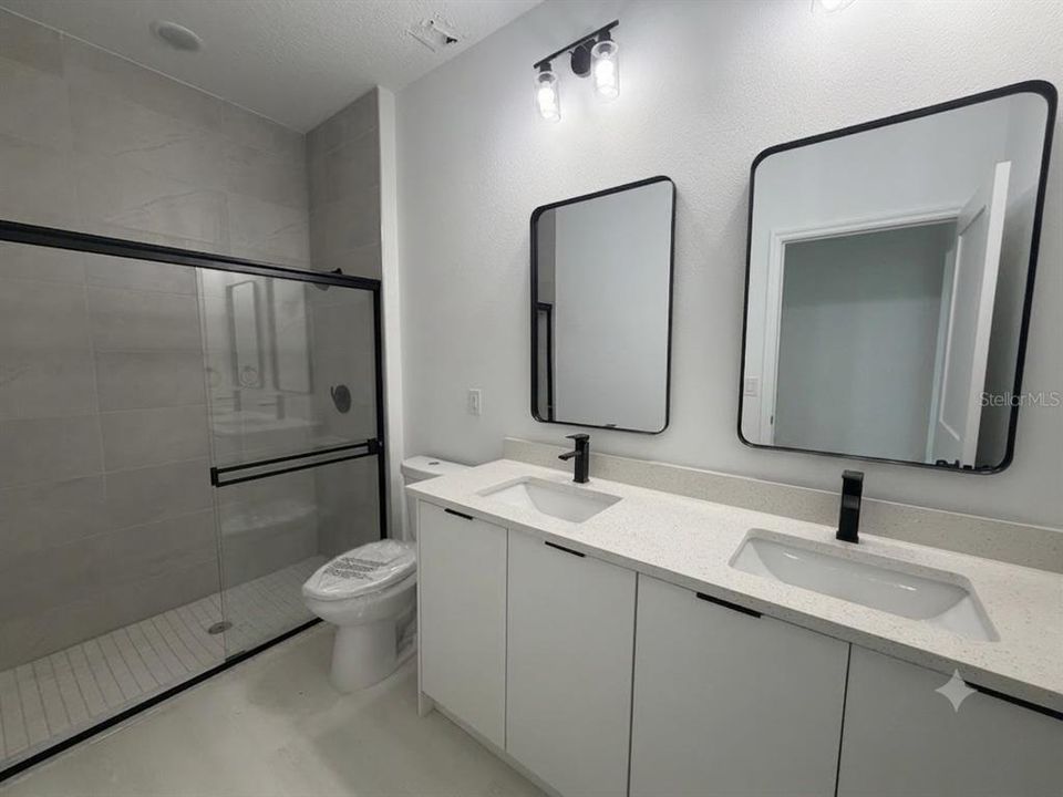В аренду: $2,200 (4 спален, 2 ванн, 1630 Квадратных фут)
