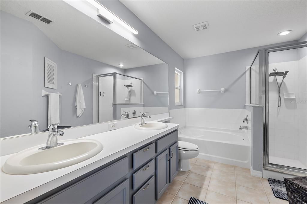 Activo con contrato: $379,900 (3 camas, 2 baños, 1791 Pies cuadrados)