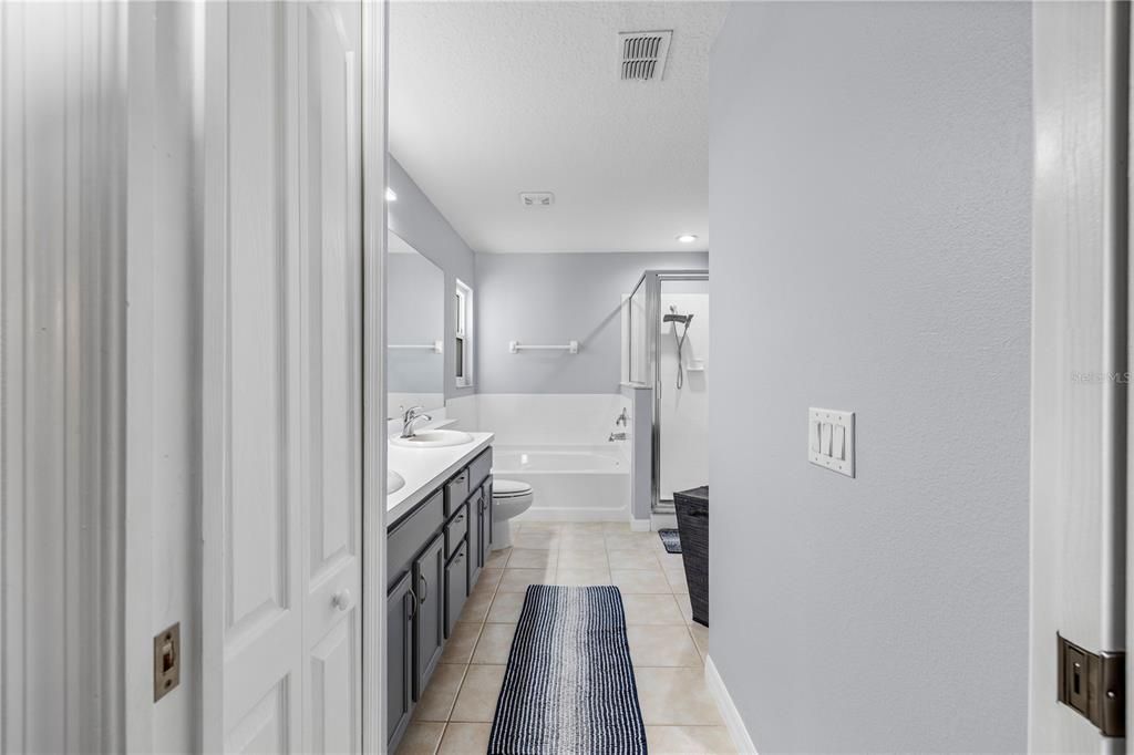 Activo con contrato: $379,900 (3 camas, 2 baños, 1791 Pies cuadrados)