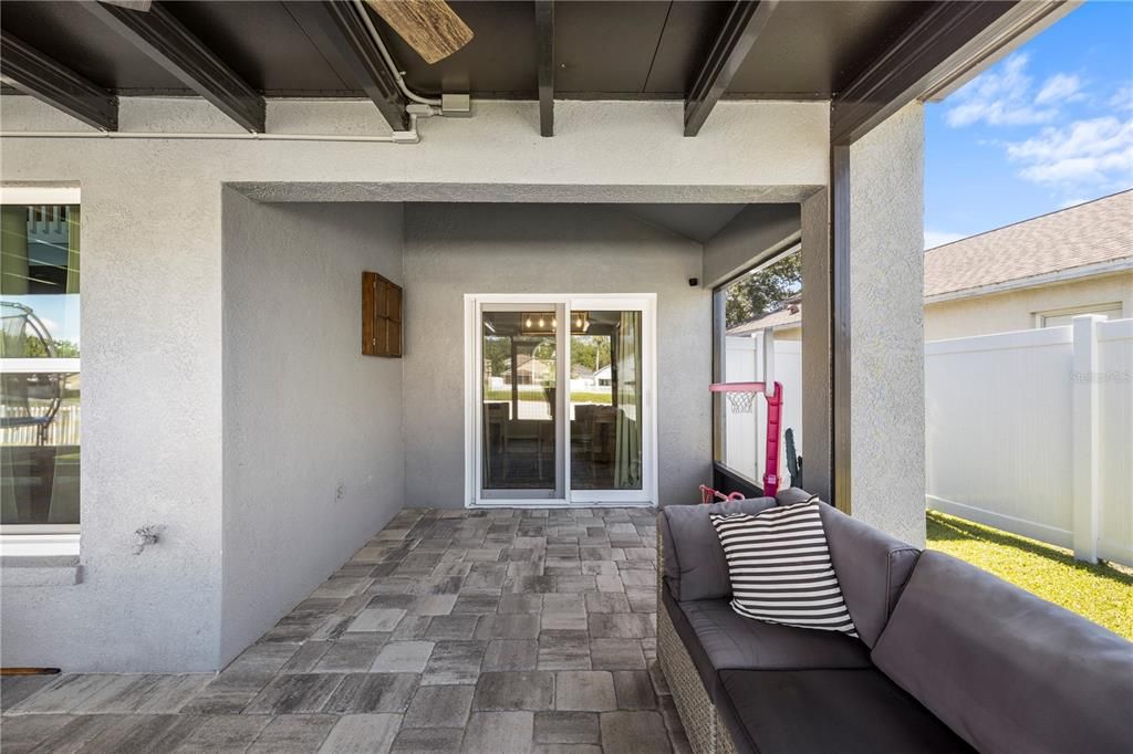 Activo con contrato: $379,900 (3 camas, 2 baños, 1791 Pies cuadrados)