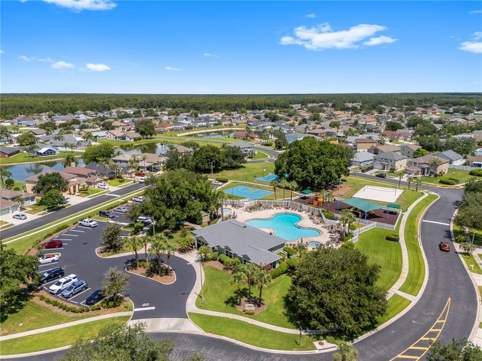 Activo con contrato: $379,900 (3 camas, 2 baños, 1791 Pies cuadrados)