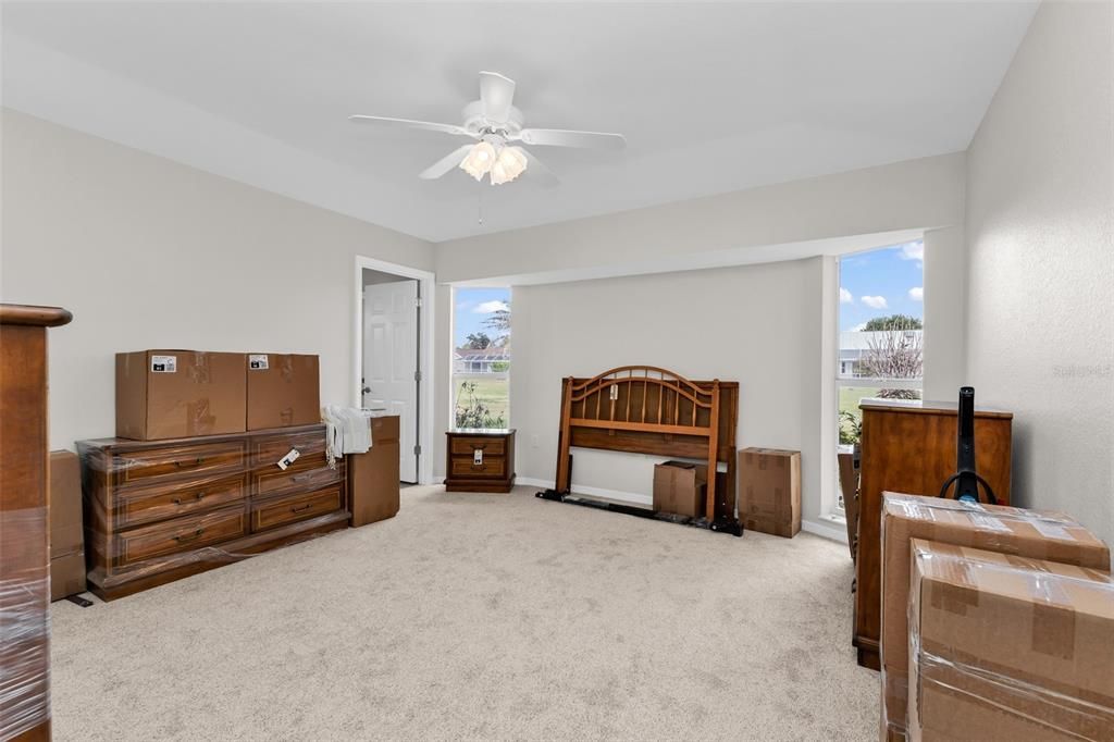 На продажу: $320,000 (3 спален, 2 ванн, 1601 Квадратных фут)