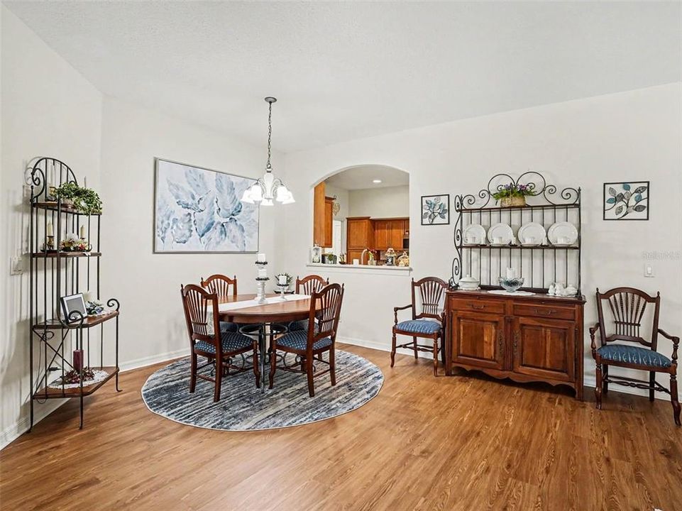 For Sale: $374,900 (3 beds, 2 baths, 1844 Square Feet)