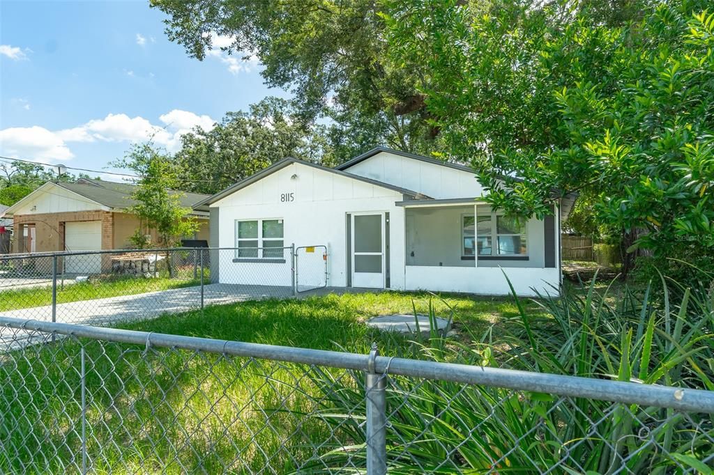 For Sale: $335,000 (3 beds, 2 baths, 1352 Square Feet)
