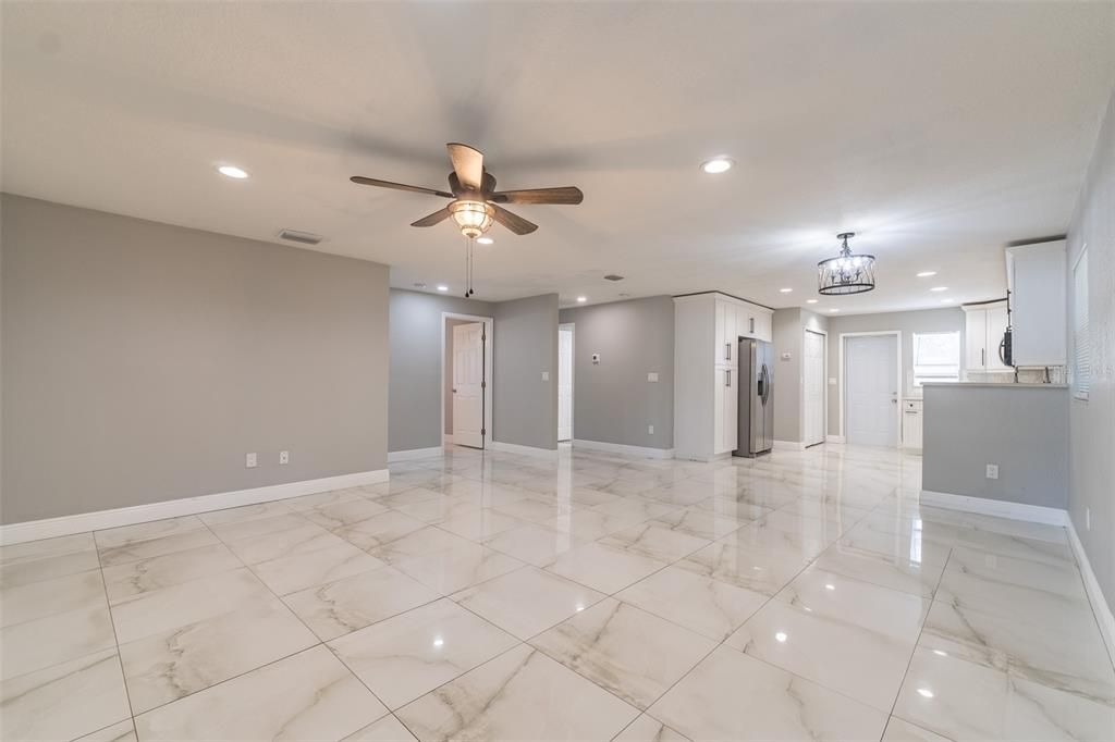 For Sale: $335,000 (3 beds, 2 baths, 1352 Square Feet)