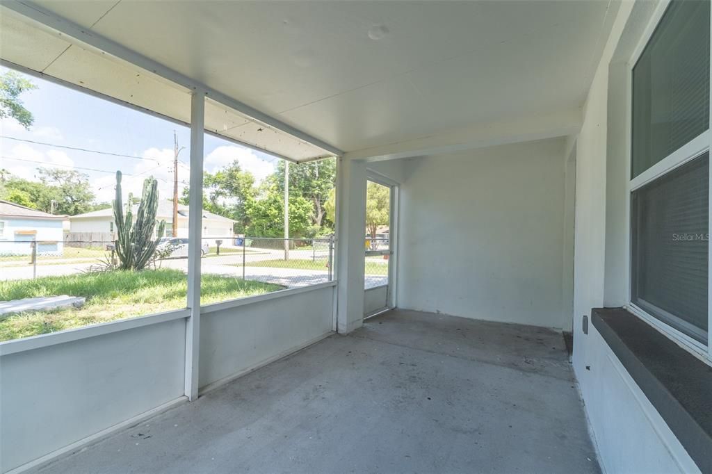 For Sale: $335,000 (3 beds, 2 baths, 1352 Square Feet)