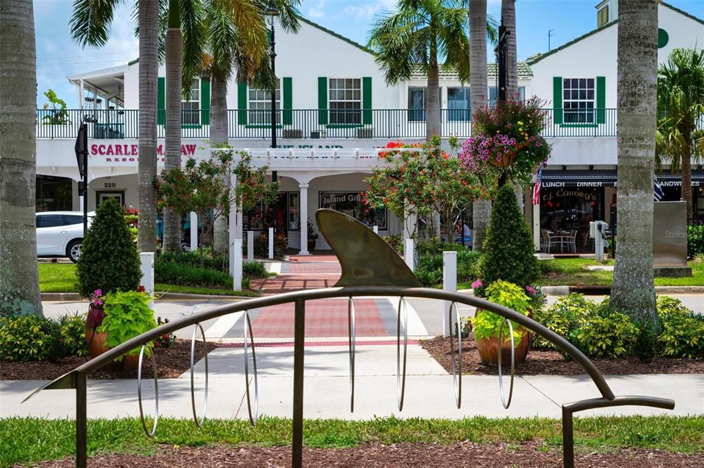 For Rent: $1,700 (2 beds, 1 baths, 707 Square Feet)