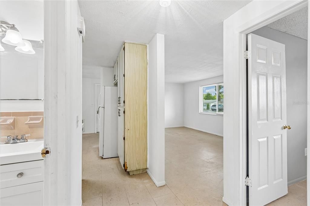 Под контрактом: $195,000 (2 спален, 2 ванн, 912 Квадратных фут)
