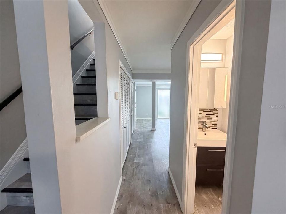 For Sale: $170,000 (2 beds, 1 baths, 1006 Square Feet)