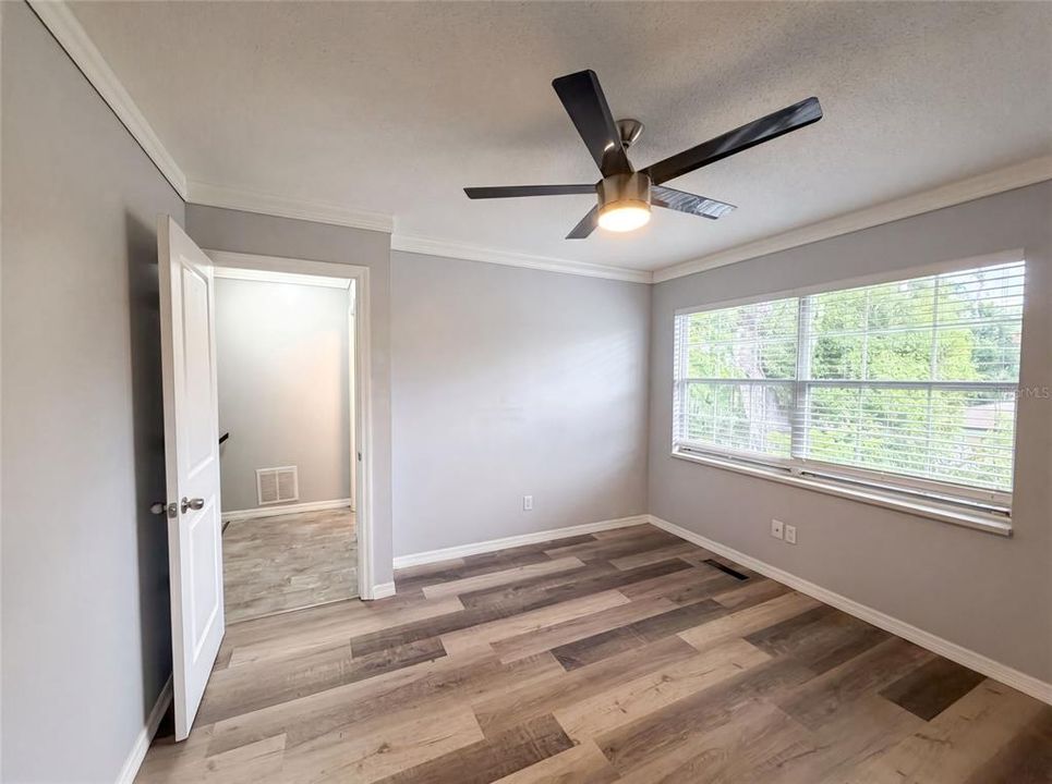 For Sale: $170,000 (2 beds, 1 baths, 1006 Square Feet)