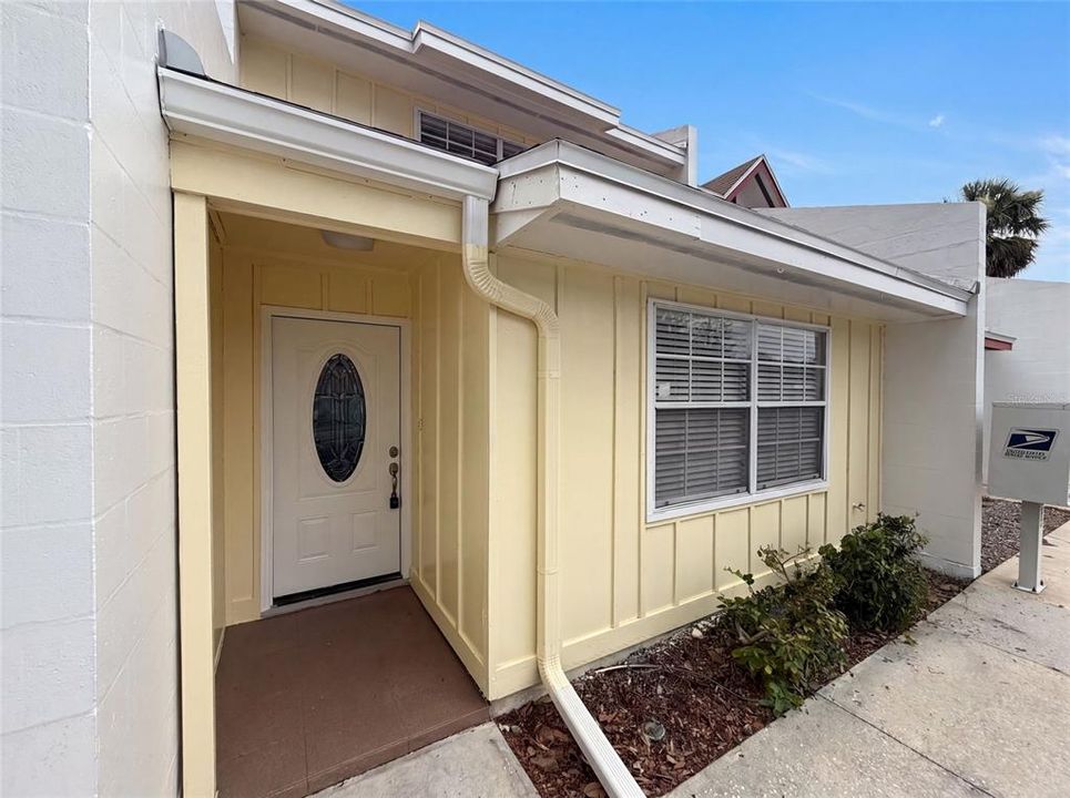 For Sale: $170,000 (2 beds, 1 baths, 1006 Square Feet)