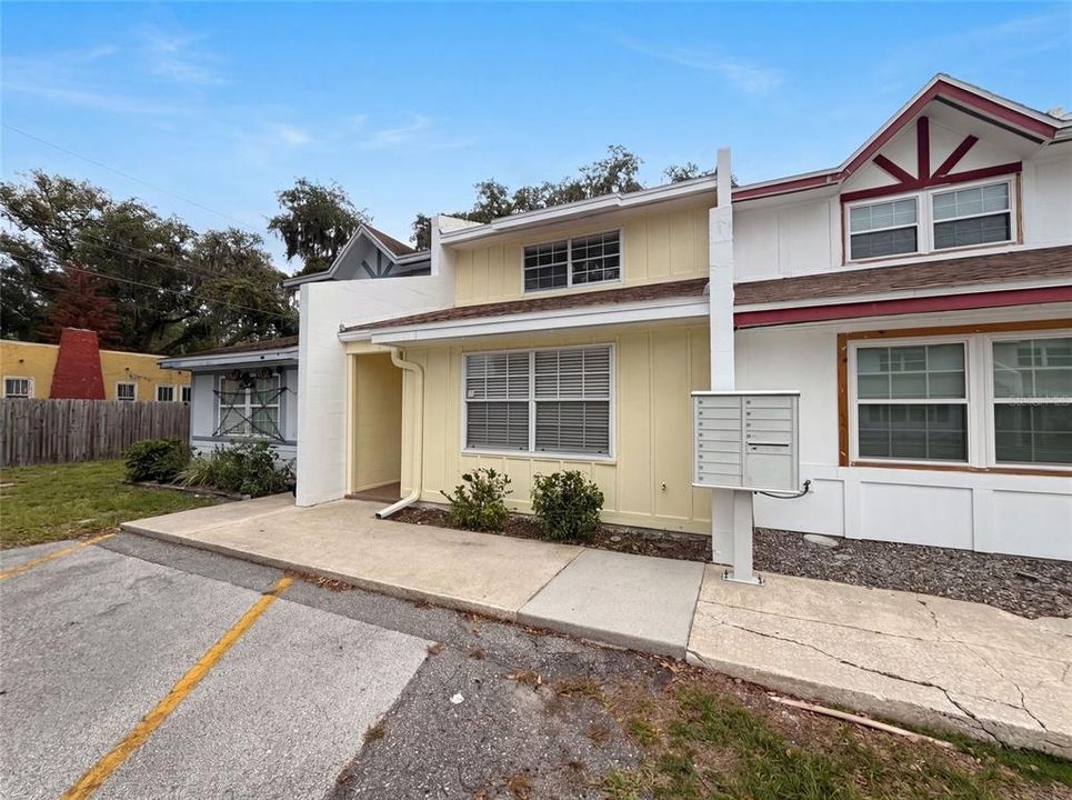 For Sale: $170,000 (2 beds, 1 baths, 1006 Square Feet)