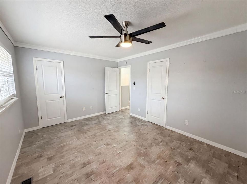 For Sale: $170,000 (2 beds, 1 baths, 1006 Square Feet)