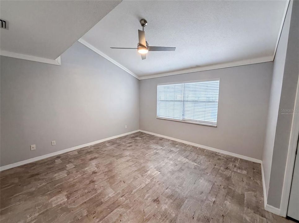 For Sale: $170,000 (2 beds, 1 baths, 1006 Square Feet)