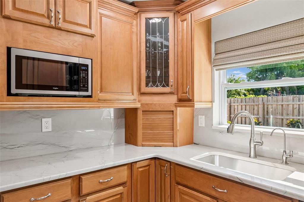 На продажу: $830,000 (3 спален, 3 ванн, 1926 Квадратных фут)