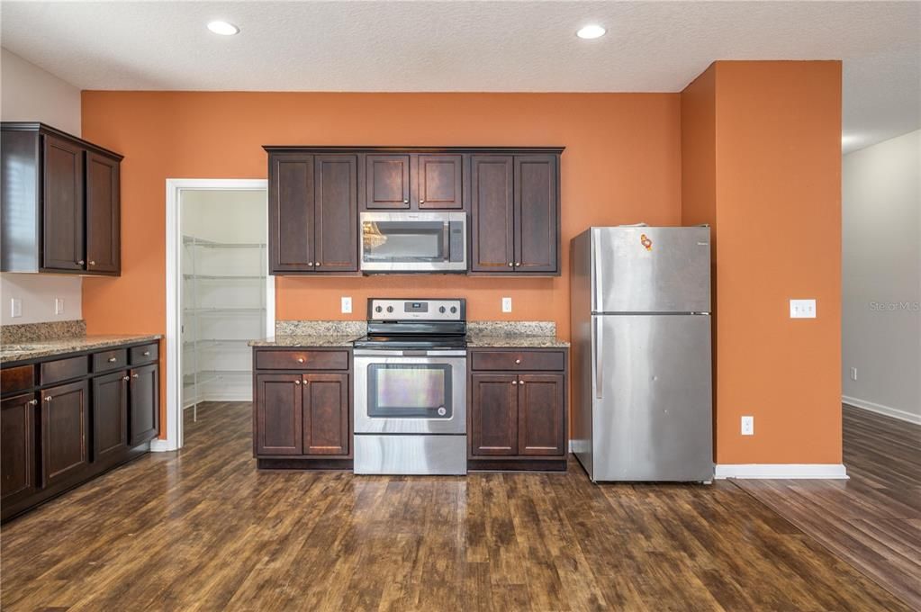 En Venta: $244,500 (3 camas, 2 baños, 1655 Pies cuadrados)