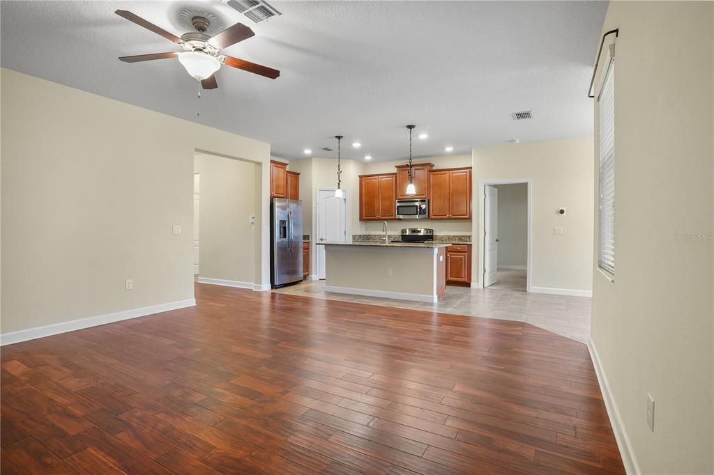 For Sale: $510,000 (3 beds, 2 baths, 1754 Square Feet)