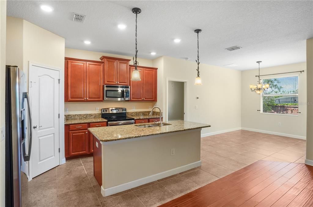 For Sale: $510,000 (3 beds, 2 baths, 1754 Square Feet)