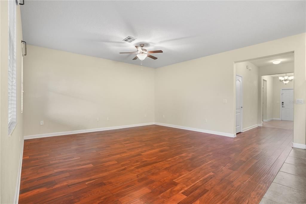For Sale: $510,000 (3 beds, 2 baths, 1754 Square Feet)