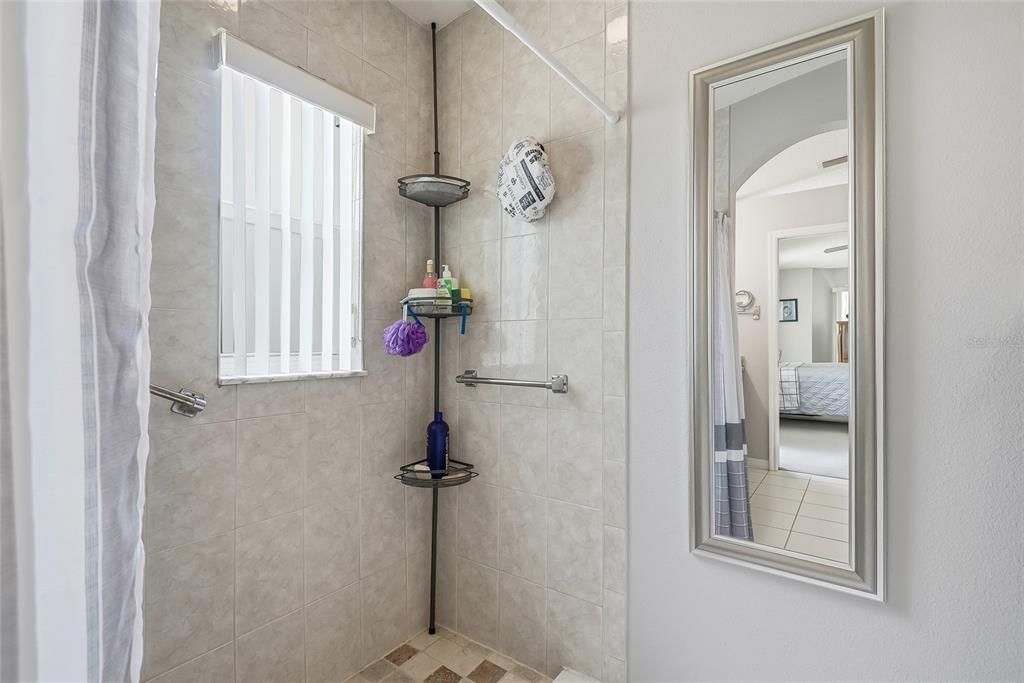 For Sale: $255,000 (3 beds, 2 baths, 1418 Square Feet)