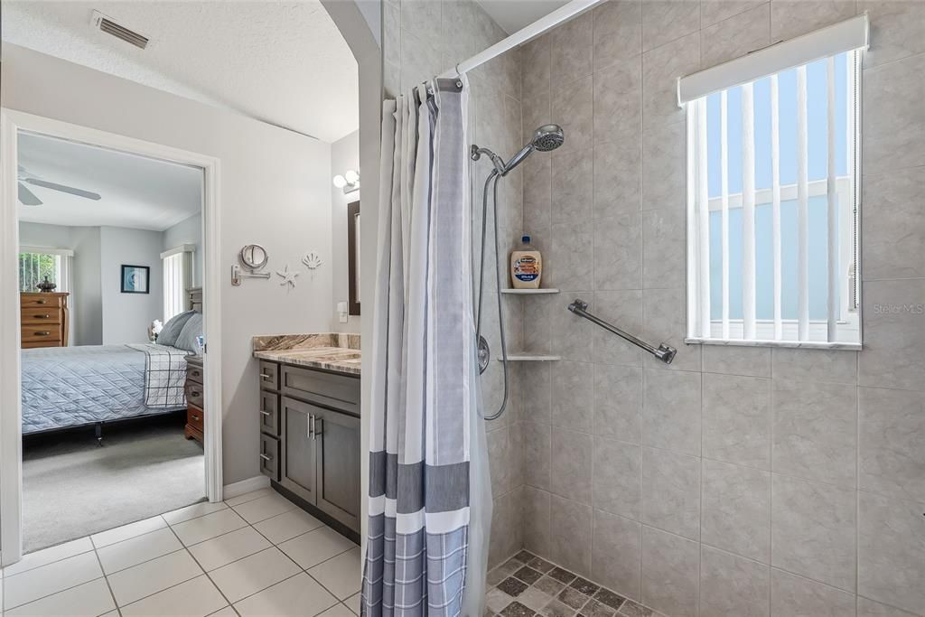 For Sale: $255,000 (3 beds, 2 baths, 1418 Square Feet)