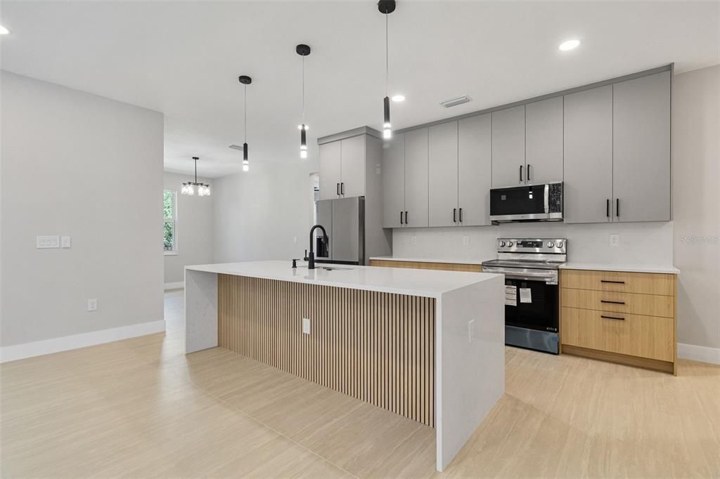 For Sale: $398,000 (4 beds, 2 baths, 1704 Square Feet)