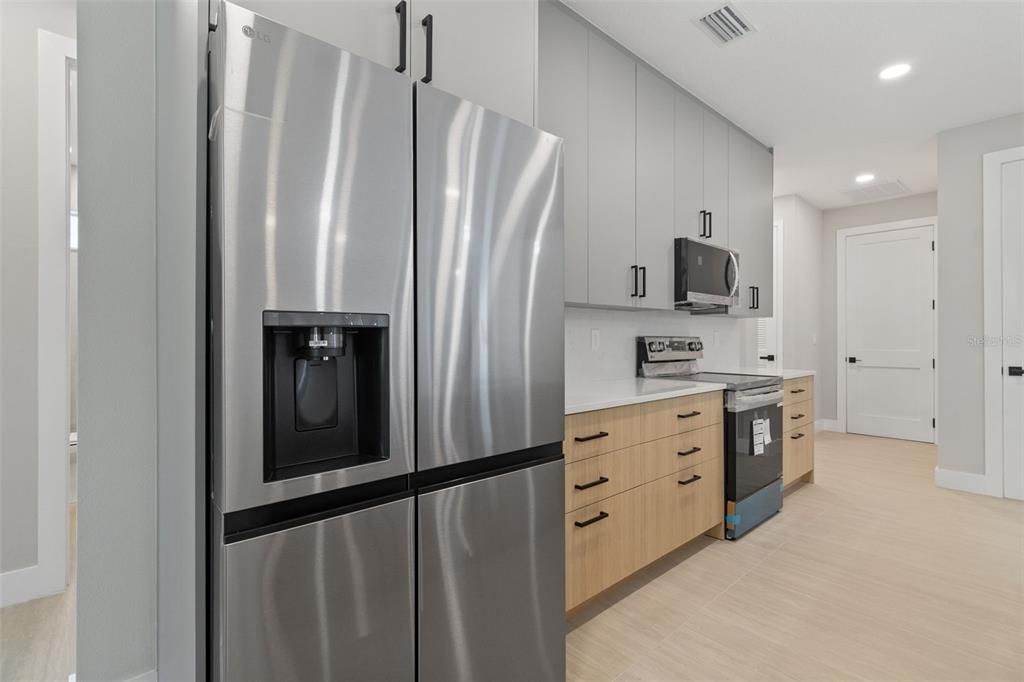 For Sale: $398,000 (4 beds, 2 baths, 1704 Square Feet)