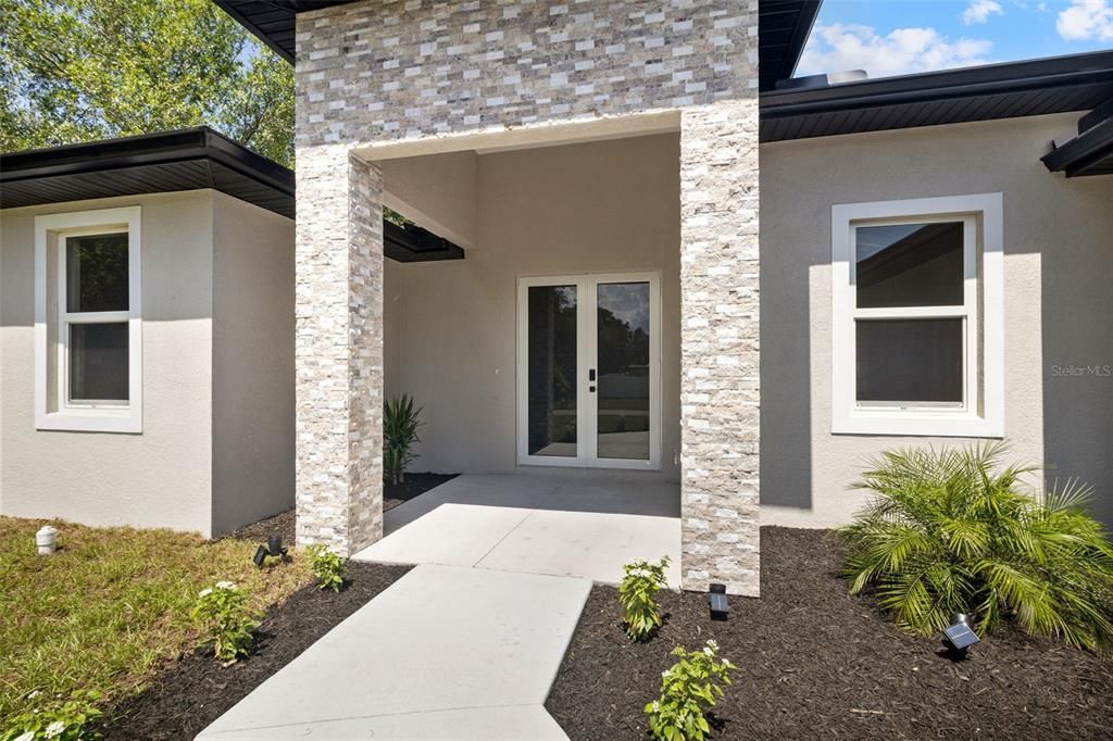 For Sale: $398,000 (4 beds, 2 baths, 1704 Square Feet)