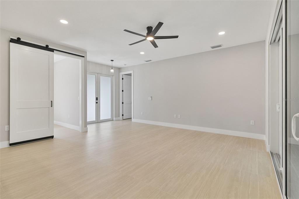 For Sale: $398,000 (4 beds, 2 baths, 1704 Square Feet)
